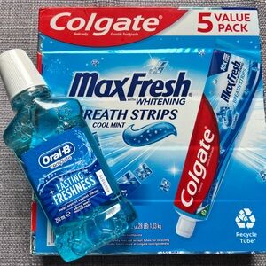 Colgate MaxFresh Toothpaste and Oral-B Mouthwash Set - Blue